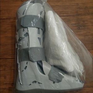 Aircast Walking Boot